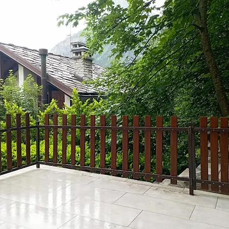 Casa Ai Piedi Del Monte Bianco Lejlighed Courmayeur